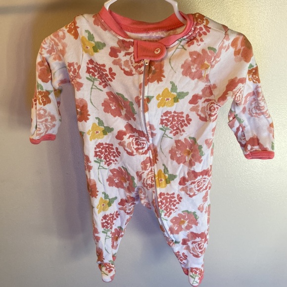 Burt’s Bees Newborn Baby Girl footie pajamas - Picture 2 of 3